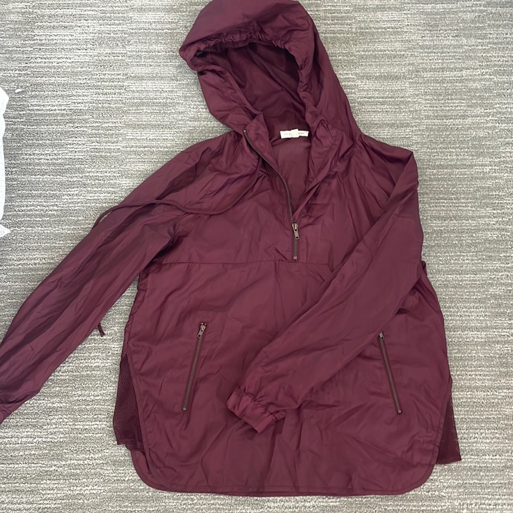 Pullover windbreaker